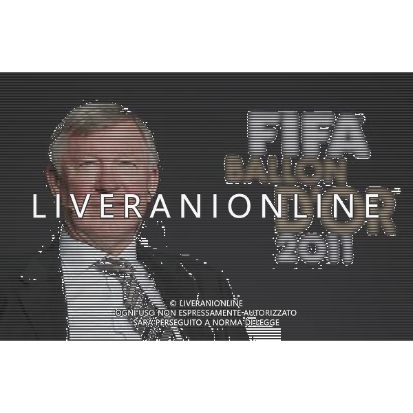 (120109) -- ZURICH, Jan. 9, 2012 () -- Manchester United\'s coach Sir Alex Ferguson, nominee for FIFA Men\'s Football Coach of the Year Award, attends a press conference ahead of the FIFA Ballon d\'Or Gala 2012 at the congress hall in Zurich, Switzerland, Jan. 9, 2012. (/Zhou Lei) ©PHOTOSHOT/Agenzia Aldo Liverani Sas - ITALY ONLY: ZURIGO - PREMIAZIONE \' PALLONE D\'ORO 2011\'