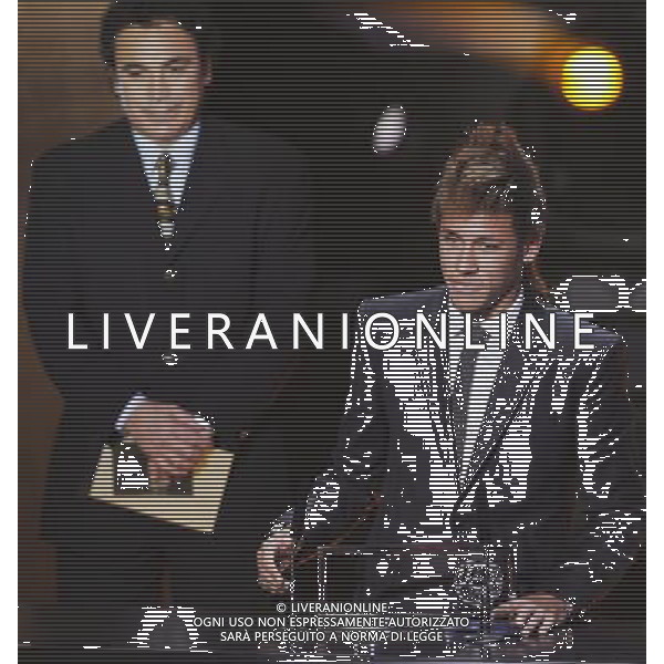 (120110) -- ZURICH, Jan. 10, 2012 () -- Neymar of Brazil (R) speaks after receiving the FIFA Puskas Award during the FIFA Ballon d\'Or Gala 2011 in Zurich, Switzerland, Jan. 9, 2012. (/Zhou Lei) (jyc) ©PHOTOSHOT/Agenzia Aldo Liverani Sas - ITALY ONLY: ZURIGO - PREMIAZIONE \' PALLONE D\'ORO 2011\'