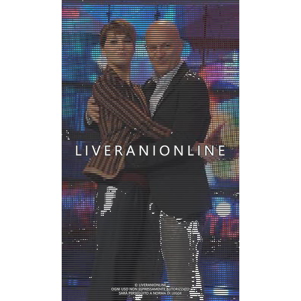 MILANO 10/1/2012 TEATRO AGLI ARCIMBOLDI PRESENTAZIONE DELLA TRASMISSIONE TELEVISIVA: -ZELIG- NELLA FOTO CLAUDIO BISIO E PAOLA CORTELLESI FOTO ROMANO/AG ALDO LIVERANI