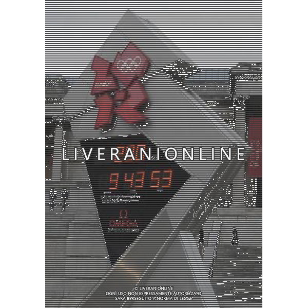 200 Days To The London Olympics, Countdown To The London 2012 Olympic Games, Countdown Clock, Trafalgar Square, London. 09.01.12 ©photoshot/Agenzia Aldo Liverani Sas - ITALY ONLY - 200 giorni alle Olimpiadi, l\'orologio del conto alla rovescia per la Olimpiadi di Londra 2012, Trafalgar Square, Londra. 09.01.12