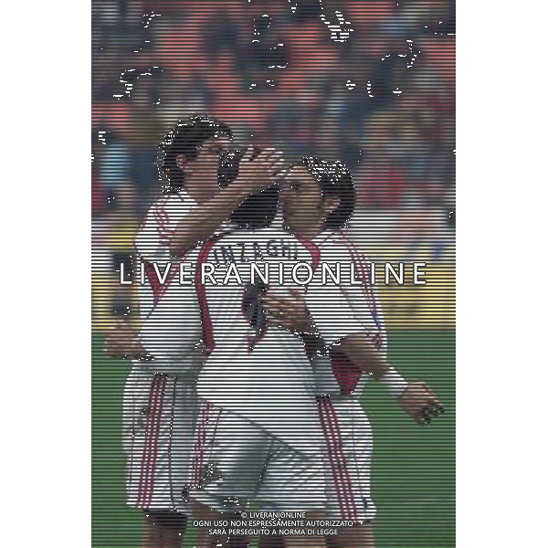 MILANO, 27-09-01 DFP/MARCO LUSSOSO MILAN-BATE BORISOV (COPPA UEFA) NELLA FOTO: ESULTANZA MILAN AG ALDO LIVERANI S A S