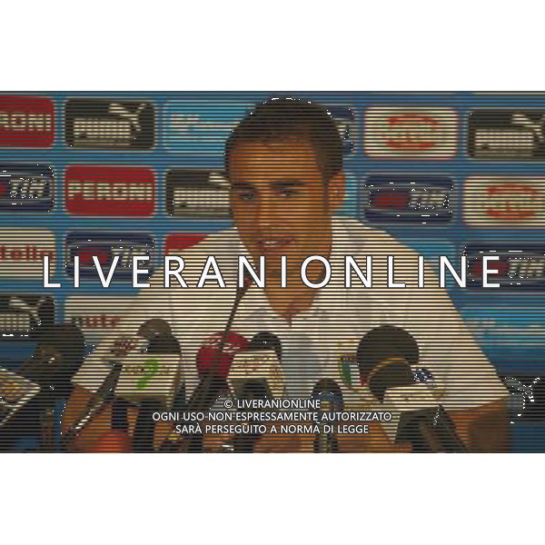 COVERCIANO 28/5/2004 ALLENAMENTO DELLA NAZIONALE ITALIANA NELLA FOTO CONFERENZA STAMPA DI FABIO CANNAVARO FOTO NUCCI/AG ALDO LIVERANI