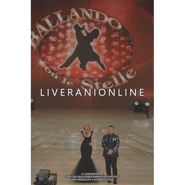 Roma - 14/01/2012 - Auditorium Rai - Trasmissione TV \' Ballando con le stelle \' - nella foto: Milly Carlucci e Paolo Belli å© Fabrizio Corradetti - Ag. Aldo Liverani sas