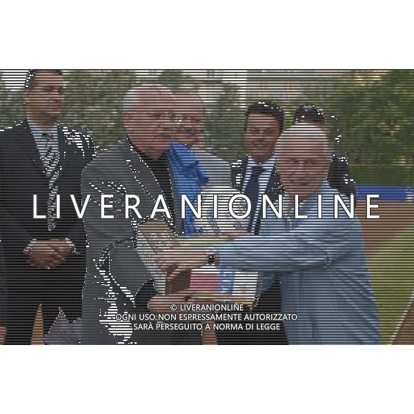 COVERCIANO 28/5/2004 ALLENAMENTO DELLA NAZIONALE ITALIANA VISITA DI MICHAIL GORBACIOV NELLA FOTO GORBACIOV E TRAPATTONI FOTO NUCCI/AG ALDO LIVERANI