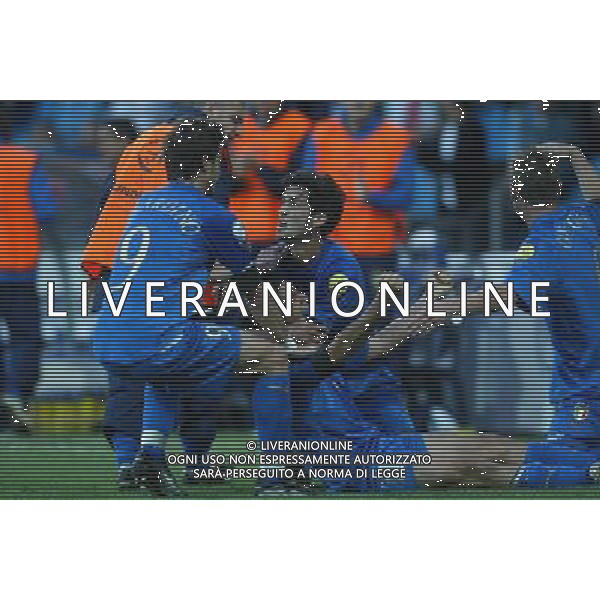 BOCHUM (GERMANIA) 29/05/2004 ITALIA-SERBIA EUROPEI UNDER 21 NELLA FOTO ESULTANZA DI GIUSEPPE SCULLI DOPO IL GOL FOTO FILIUPPO VENEZIA/AGENZIA ALDO LIVERANI