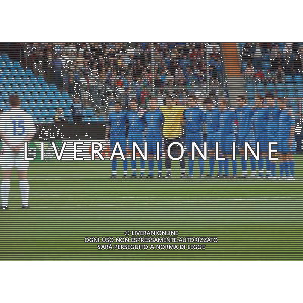 BOCHUM (GERMANIA) 29/05/2004 ITALIA-SERBIA EUROPEI UNDER 21 NELLA FOTO IL MINUTO DI SILENZIO PER LA MORTE DI UMBERTO AGNELLI FOTO FILIUPPO VENEZIA/AGENZIA ALDO LIVERANI
