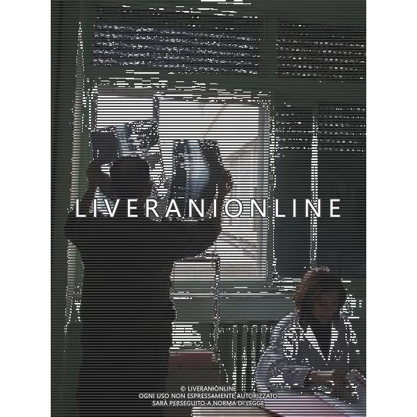 (120117) HOMS, Jan. 17, 2012 () A man checks an X Ray picture of an injured at Abdul Qader Shafta hospital in Homs, Syria, Jan. 16, 2012. A group of foreign journalists led by Syrian news authority entered Homs on Monday, five days after a group of foreign journalists were attacked by terrorists in the city. (/Li Muzi) (djj) ©PHOTOSHOT/ALDO LIVERANI SAS - ITALY ONLY -