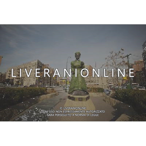 Swing Low, 2007, by the sculptor Alison Saar is the centerpiece of the Harriet Tubman Memorial on St. Nicholas Avenue in Harlem, seen on Monday, January 16, 2012. Tubman was an abolitionist responsible for rescuing slaves via the Underground Railroad. ©photoshot/AG ALDO LIVERANI SAS - ITALY ONLY