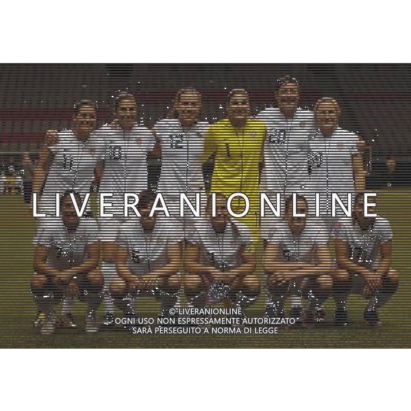 (120122) -- VANCOUVER, Jan. 22, 2012 () -- Team member of the United States pose for a group photo before the match against Dominican Republic at the Day 2 of 2012 CONCACAF Women\'s Olympic Qualifying Soccer Tournament in Vancouver, Canada, Jan. 20, 2012. The United States won 14-0. (/Sergei Bachlakov) (jyc) ©photoshot/Agenzia Aldo Liverani Sas - ITALY ONLY - Partita di qualificazione del torneo olimpico di calcio femminile 2012 CONCACAF a Vancouver, Canada 20 gennaio 2012.