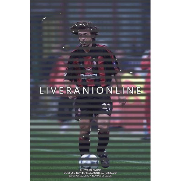 MILANO, 18-10-2001 DFP/MARCO LUSSOSO MILAN-CSKA SOFIA (COPPA UEFA): ANDREA PIRLO AG ALDO LIVERANI S A S