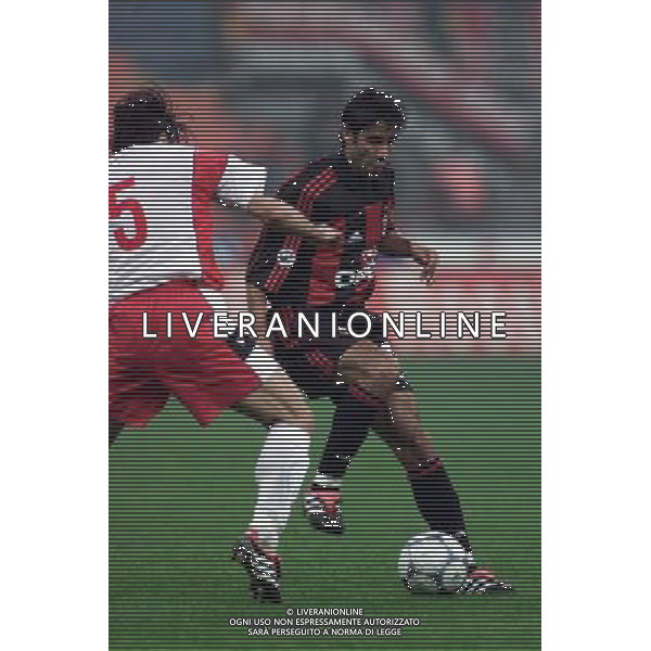 MILANO, 18-10-2001 DFP/MARCO LUSSOSO MILAN-CSKA SOFIA (COPPA UEFA): MANUEL RUI COSTA AG ALDO LIVERANI S A S
