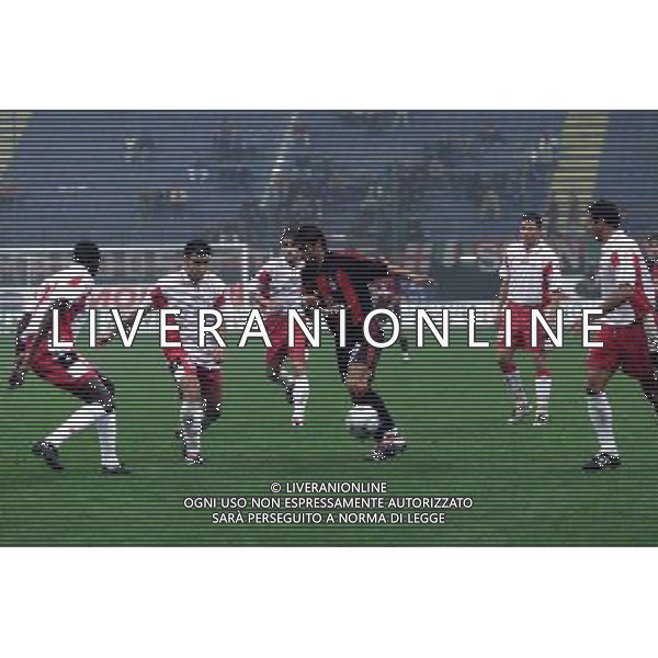 MILANO, 18-10-2001 DFP/MARCO LUSSOSO MILAN-CSKA SOFIA (COPPA UEFA): MANUEL RUI COSTA AG ALDO LIVERANI S A S