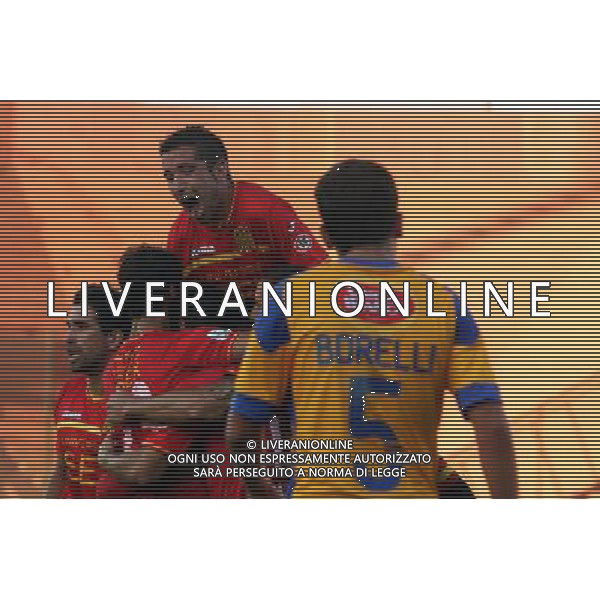 (120126) SANTIAGO, Jan. 25, 2012 () Players of Union Espanola celebrate scoring during the Copa Libertadores soccer match against Tigres in Santiago, Chile, on Jan. 25, 2012. (/Victor Rojas) - Xinhua/Photoshot - ag. aldo liverani sas italy only CILE- CALCIO: COPPA LIBERTADORES ( partita Union Espanola vs Tigres) a Santiago