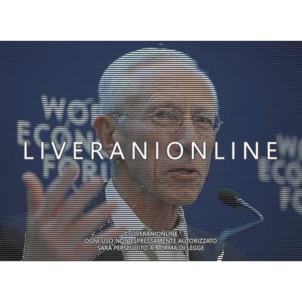 DAVOS/SWITZERLAND, 28JAN12 - Stanley Fischer,Governor of the Central Bank of Israel, gestures during the session \'Trust and the Social Contract\' at the Annual Meeting 2012 of the World Economic Forum at the congress centre in Davos, Switzerland, January 28, 2012. AG ALDO LIVERANI S A S ONLY ITALY