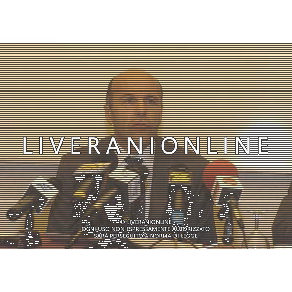 MILANO 01/06/04 CONFERENZA STAMPA DI CAMPANA SERGIO SULLA CRISI DEL CALCIO ITALIANO NELLA FOTO DOTT VOLPI PIERO PH GIGI ARCAINI/AG.ALDO LIVERANI
