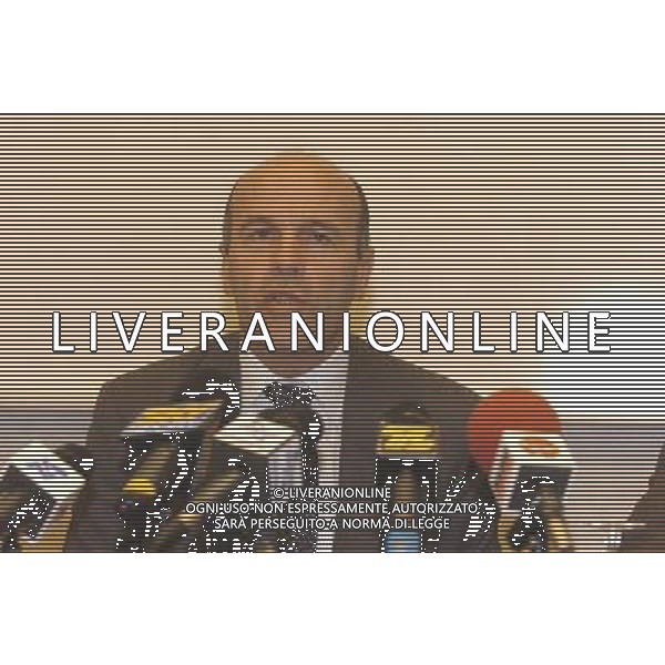 MILANO 01/06/04 CONFERENZA STAMPA DI CAMPANA SERGIO SULLA CRISI DEL CALCIO ITALIANO NELLA FOTO DOTT VOLPI PIERO PH GIGI ARCAINI/AG.ALDO LIVERANI
