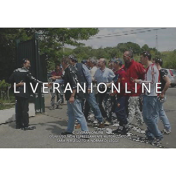 ROMA, 01/06/2004 ARRIVO CESARE PRANDELLI A TRIGORIA CESARE PRANDELLI SALUTA I TIFOSI A TRIGORIA FOTO LIVERANI