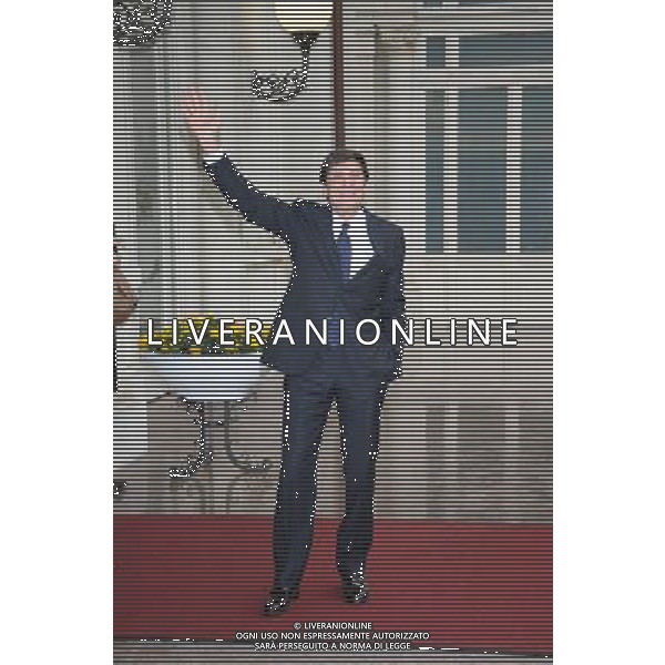 Conferenza stampa di presentazione della 62ma edizione del Festival della Canzone Italiana di Sanremo 31-01-2012 nella foto Gianni Morandi ©Gazzaniga/Agenzia Aldo Liverani Sas