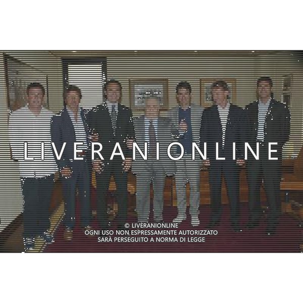 ROMA, 01/06/2004 CESARE PRANDELLI E IL SUO STAFF CON IL PRESIDENTE SENSI FOTO LIVERANI