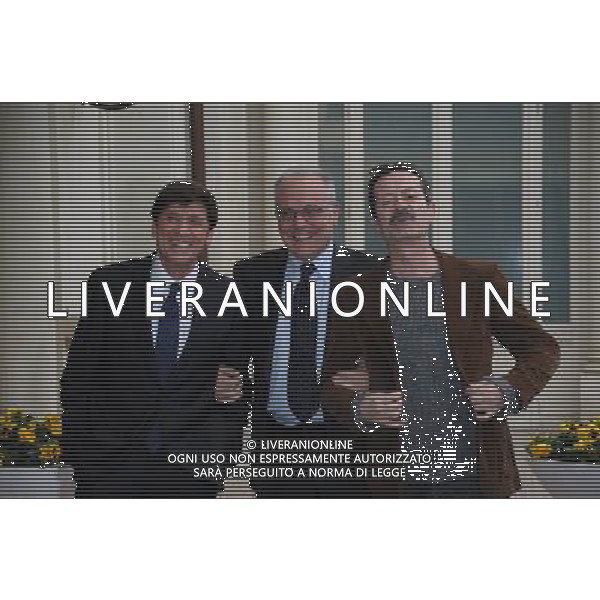 Conferenza stampa di presentazione della 62ma edizione del Festival della Canzone Italiana di Sanremo 31-01-2012 nella foto Gianni Morandi con Rocco Papaleo e il direttore di Rai 1 Mauro Mazza ©Gazzaniga/Agenzia Aldo Liverani Sas