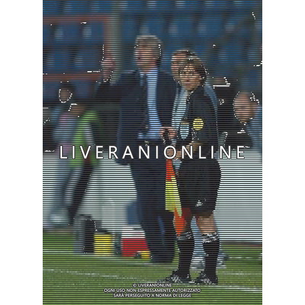 bochum germania 01-06-2004 campionato europeo under 21 italia- croazia nella foto guardaline femmina viennot n. la prima volta che arbitra l\'italia foto ag.aldo liverani-venezia