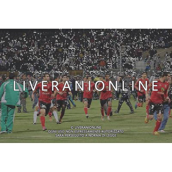 (120201) -- CAIRO, Feb. 1, 2012 () -- Team El-Ahly football players get away from the field during a football match riot at a stadium in Port Said of Egypt on Feb. 1, 2012. The death toll from a football riot in Egypt\'s Port Said rose to 73, state TV reported on Wednesday night. (/Ahmad Radi) AG ALDO LIVERANI S A S ONLY ITALY