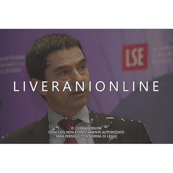 Portuguese Minister of Finance Vtor Gaspar during his letcure \'Portugal: Restoring Credibility and Confidence\' at London School of Economy and Political Science onFebruary 01, 2012 in London, England. © Zenon Stefaniak - lfi - photoshot - ag. aldo liverani sas italy only LONDRA - VITOR GASPAR, MINISTRO DELLE FINANZE DEL PORTOGALLO, DURANTE UNA SESSIONE ALLA LONDON SCHOOL OF ECONOMY AND POLITICAL SCIENCE