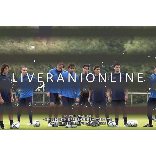 Bochum 03-06-2004 allenamento dell\'italia under 21 nella foto il gruppo ag aldo liverani-venezia