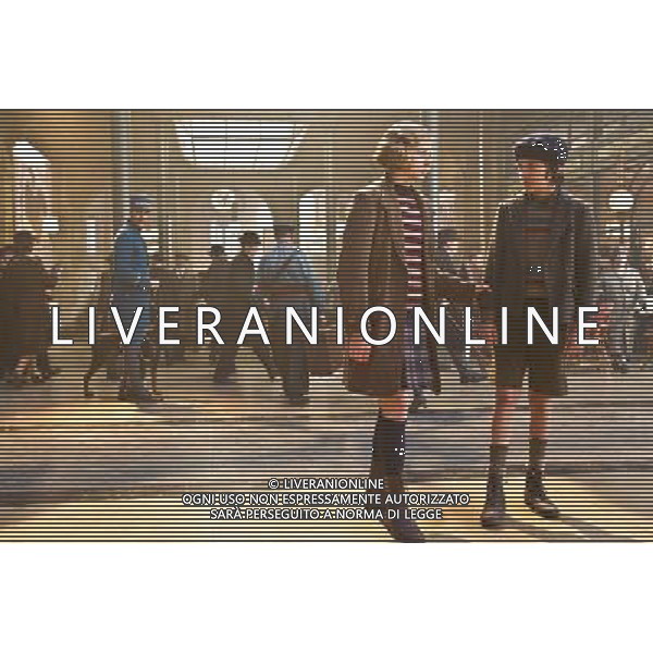 Still of Sacha Baron Cohen, Chlo‘ Grace Moretz and Asa Butterfield in Hugo. AG ALDO LIVERANI S A S ONLY ITALY