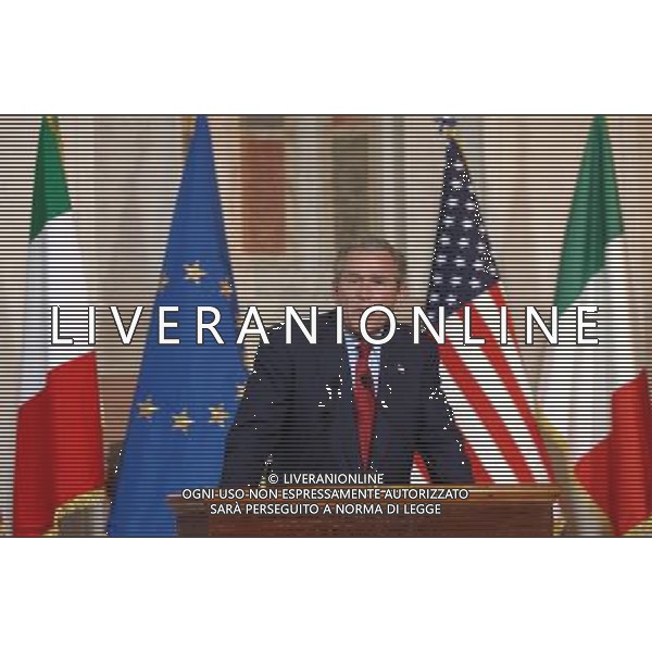 ROMA 05/06/2004 CONFERENZA STAMPA CONCLUSIVA A VILLA MADAMA DI GEORGE W. BUSH CON SILVIO BERLUSCONI nella foto IL PRESIDENTE AMERICANO GEORGE W. BUSH AGENZIA ALDO LIVERANI