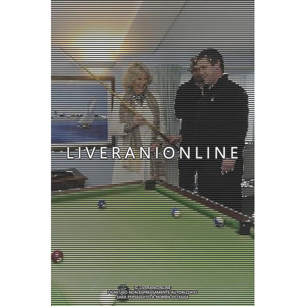 The Duchess of Cornwall today visited \'Emmaus Cambridge\', The formerly homeless residents, known as Companions, live on-site at the Emmaus Community in Landbeach. The Duchess visited all areas and facilities of the Community, including the electrical workshop, furniture store and coffee shop.Companions living in Emmaus Communities sign offunemployment benefits and work full time at the business of the community which is collecting, refurbishing and selling donated household goods. The Duchess of Cornwall is Patron of Emmaus UK Photo Shows; The Duchess of Cornwall playing pool with some of the Companions © David Wimsett - photoshot - ag. aldo liverani sas italy only REALI INGHILTERRA - CAMILLA, DUCHESSA DI CORNOVAGLIA, MENTRE GIOCA A BILIARDO DURANTE LA SUA VISITA A CAMBRIDGE