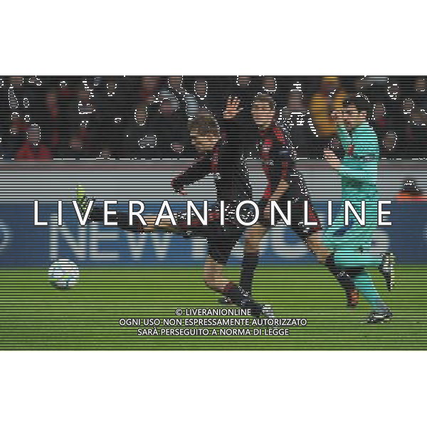 firo Fu§ball,Fussball, 14.02.2012 UEFA Champions League, Saison 2011/2012 Bayer 04 Leverkusen - FC Barcelona 1:3 Zweikampf, Daniel Schwaab, Leverkusen, Cesc Fabregas, Barcelona $worldrightsEs gelten unsere AGB, einsehbar auf www.firosportphoto.de copyright by firo sportphoto: Coesfelder Stra§e 207Ê 48249 D † L M E N (Duelmen) www.firosportphoto.de mail@firosportphoto.de (V o l k s b a n k B o c h u m - W i t t e n ) BLZ.: 430 601 29 Kt. Nr.: 341 117 100 Tel:Ê 02594-9916004 Fax:Ê 02594-9916005 Champions League, Bayer Leverkusen Barcellona 1-3 ©AG ALDO LIVERANI SAS - ITALY ONLY *** Local Caption *** .