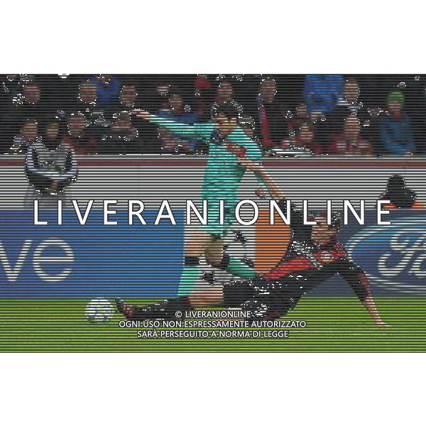 firo Fu§ball,Fussball, 14.02.2012 UEFA Champions League, Saison 2011/2012 Bayer 04 Leverkusen - FC Barcelona 1:3 Zweikampf, Stefan Reinartz, Leverkusen, Cesc Fabregas, Barcelona $worldrightsEs gelten unsere AGB, einsehbar auf www.firosportphoto.de copyright by firo sportphoto: Coesfelder Stra§e 207Ê 48249 D † L M E N (Duelmen) www.firosportphoto.de mail@firosportphoto.de (V o l k s b a n k B o c h u m - W i t t e n ) BLZ.: 430 601 29 Kt. Nr.: 341 117 100 Tel:Ê 02594-9916004 Fax:Ê 02594-9916005 Champions League, Bayer Leverkusen Barcellona 1-3 ©AG ALDO LIVERANI SAS - ITALY ONLY *** Local Caption *** .