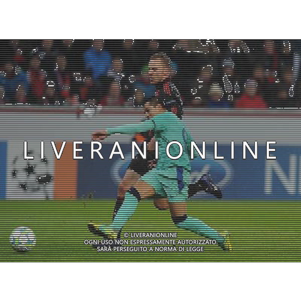 firo Fu§ball,Fussball, 14.02.2012 UEFA Champions League, Saison 2011/2012 Bayer 04 Leverkusen - FC Barcelona 1:3 Zweikampf, Alexis Sanchez, Barcelona, Torschuss, Tor zum 0:1, Michal Kadlec, Leverkusen $worldrightsEs gelten unsere AGB, einsehbar auf www.firosportphoto.de copyright by firo sportphoto: Coesfelder Stra§e 207Ê 48249 D † L M E N (Duelmen) www.firosportphoto.de mail@firosportphoto.de (V o l k s b a n k B o c h u m - W i t t e n ) BLZ.: 430 601 29 Kt. Nr.: 341 117 100 Tel:Ê 02594-9916004 Fax:Ê 02594-9916005 Champions League, Bayer Leverkusen Barcellona 1-3 ©AG ALDO LIVERANI SAS - ITALY ONLY *** Local Caption *** .
