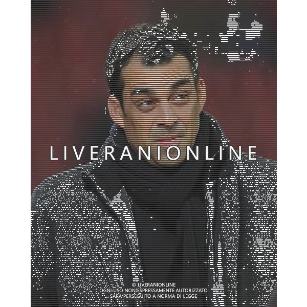 firo Fu§ball,Fussball, 14.02.2012 UEFA Champions League, Saison 2011/2012 Bayer 04 Leverkusen - FC Barcelona 1:3 Robin Dutt, Trainer Leverkusen, Mimik $worldrightsEs gelten unsere AGB, einsehbar auf www.firosportphoto.de copyright by firo sportphoto: Coesfelder Stra§e 207Ê 48249 D † L M E N (Duelmen) www.firosportphoto.de mail@firosportphoto.de (V o l k s b a n k B o c h u m - W i t t e n ) BLZ.: 430 601 29 Kt. Nr.: 341 117 100 Tel:Ê 02594-9916004 Fax:Ê 02594-9916005 Champions League, Bayer Leverkusen Barcellona 1-3 ©AG ALDO LIVERANI SAS - ITALY ONLY *** Local Caption *** .