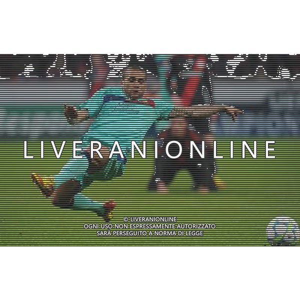 firo Fu§ball,Fussball, 14.02.2012 UEFA Champions League, Saison 2011/2012 Bayer 04 Leverkusen - FC Barcelona 1:3 Einzelaktion, Daniel Alves, Barcelona, ganze Figur $worldrightsEs gelten unsere AGB, einsehbar auf www.firosportphoto.de copyright by firo sportphoto: Coesfelder Stra§e 207Ê 48249 D † L M E N (Duelmen) www.firosportphoto.de mail@firosportphoto.de (V o l k s b a n k B o c h u m - W i t t e n ) BLZ.: 430 601 29 Kt. Nr.: 341 117 100 Tel:Ê 02594-9916004 Fax:Ê 02594-9916005 Champions League, Bayer Leverkusen Barcellona 1-3 ©AG ALDO LIVERANI SAS - ITALY ONLY *** Local Caption *** .