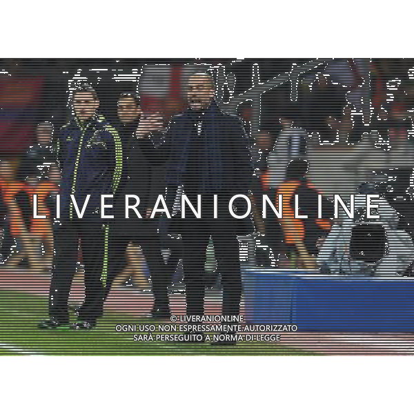 firo Fu§ball,Fussball, 14.02.2012 UEFA Champions League, Saison 2011/2012 Bayer 04 Leverkusen - FC Barcelona 1:3 Josep Guardiola, Coach Barcelona, gibt Anweisungen, Gestik $worldrightsEs gelten unsere AGB, einsehbar auf www.firosportphoto.de copyright by firo sportphoto: Coesfelder Stra§e 207Ê 48249 D † L M E N (Duelmen) www.firosportphoto.de mail@firosportphoto.de (V o l k s b a n k B o c h u m - W i t t e n ) BLZ.: 430 601 29 Kt. Nr.: 341 117 100 Tel:Ê 02594-9916004 Fax:Ê 02594-9916005 Champions League, Bayer Leverkusen Barcellona 1-3 ©AG ALDO LIVERANI SAS - ITALY ONLY *** Local Caption *** .
