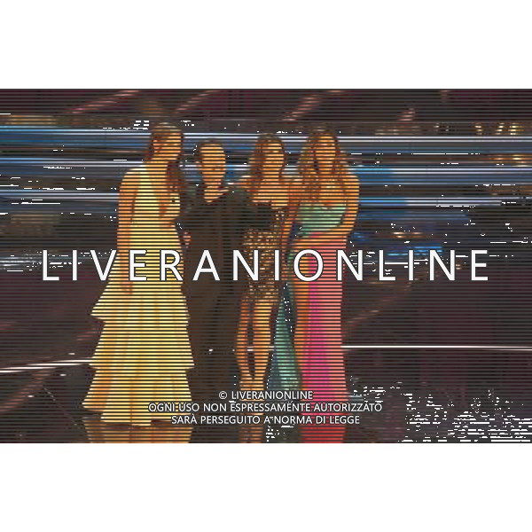 SANREMO: 62mo FESTIVAL DELLA CANZONE ITALIANA - SECONDA SERATA 15/02/2012 NELLA FOTO ROCCO PAPALEO CON IVANKA MRAZOVA, ELISABETTA CANALIS E BELEN RODRIGUEZ ©GAZZANIGA/AGENZIA ALDO LIVERANI SAS