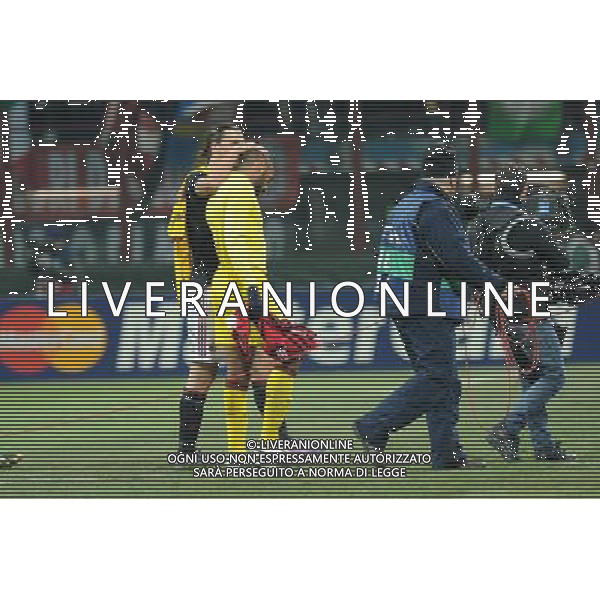 UEFA Champions League - Ottavi di finale gara di andata Milano 15-02-2012 Milan - Arsenal nella foto: zlatan Ibrahimovic e thierry Henry a fine gara foto Roberto Garavaglia - ag. Aldo Liverani sas