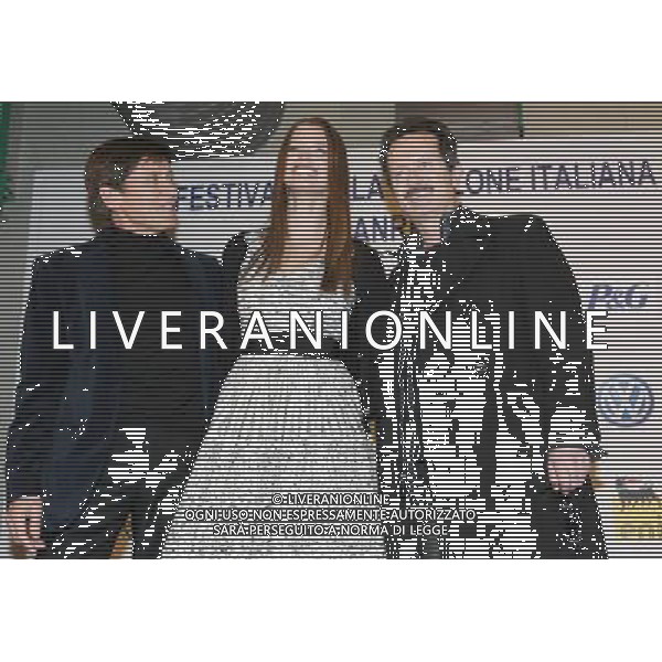 SANREMO: 62mo CONFERENZA STAMPA 3 GIORNO FESTIVAL DELLA CANZONE ITALIANA - 16/02/2012 NELLA FOTO INANKA MRAZOVA CON GIANNI MORANDI E ROCCO PAPALEO ©GAZZANIGA/AGENZIA ALDO LIVERANI SAS