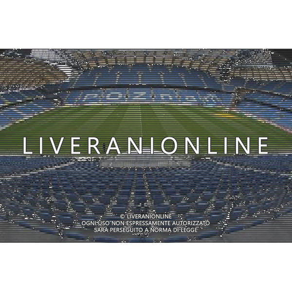 POZNAN 19.10.2011 PILKARZ LECHA OPROWADZA PO STADIONIE MIEJSKIM W POZNANIU --- LECH POZNAN FOOTBALLER PRESENTS CITY STADIUM IN POZNAN STADION LECHA FOT. PIOTR KUCZA FOT. PIOTR KUCZA --- Newspix.pl EDIZIONE EUROPEI 2012 UCRAINA POLONIA CALCIO STADI AG ALDO LIVERANI SAS - ITALY ONLY - *** Local Caption *** _