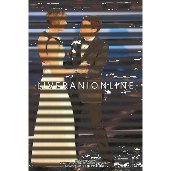 SANREMO: 62mo FESTIVAL DELLA CANZONE ITALIANA - TERZA SERATA 16/02/2012 NELLA FOTO FEDERICA PELLEGRINI CON GIANNI MORANDI ©GAZZANIGA/AGENZIA ALDO LIVERANI SAS 