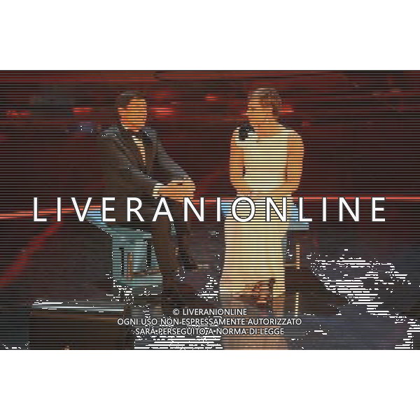 SANREMO: 62mo FESTIVAL DELLA CANZONE ITALIANA - TERZA SERATA 16/02/2012 NELLA FOTO FEDERICA PELLEGRINI CON GIANNI MORANDI ©GAZZANIGA/AGENZIA ALDO LIVERANI SAS 