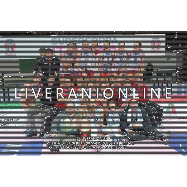 Monza - 16/02/2012 Supercoppa Italiana pallavolo femminile Norda Foppapedretti Bergamo - MC Carnaghi Villa Cortese nella foto: premiazione Bergamo foto Roberto Garavaglia - ag. Aldo Liverani sas