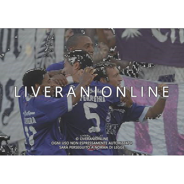 (120215) MONTEVIDEO, Feb. 15, 2012 Uruguay\'s Defensor Sporting\'s Brahian Aleman (R), celebrates with his teammates after scoring against Ecuador\'s Deportivo Quito, during a Copa Libertadores\' match, held at Luis Franzini stadium, in Montevideo, capital of Uruguay, on Feb. 14, 2012. (/Nicolas Celaya) (sp) ©photoshot/AGENZIA ALDO LIVERANI SAS - ITALY ONLY - Defensor Sporting - Deportivo Quito partita della Copa Libertadores, allo stadio Luis Franzini, a Montevideo, capitale dell\'Uruguay, il 14 febbraio 2012.