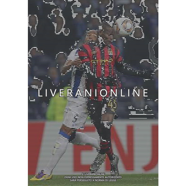 20120216: PORTO, PORTUGAL – UEFA Europa League 2011/2012 - 1/16 Final - 1st Leg: FC Porto vs Man. City. In photo: BOLOTELLI AND ALVARO PEREIRA. PHOTO: PEDRO PEREIRA/CITYFILES UEFA LIGA EUROPY EUROPEJSKA SEZON 2011/2012 PILKA NOZNA FC PORTO vs MANCHESTER CITY FOT. CITYFILES/NEWSPIX.PL PORTUGAL,BRAZIL,SPAIN,GERMANY,FRANCE,UK OUT !!! --- Newspix.pl PORTO MANCHESTER CITY *** Local Caption *** .