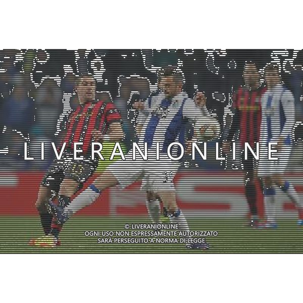 20120216: PORTO, PORTUGAL – UEFA Europa League 2011/2012 - 1/16 Final - 1st Leg: FC Porto vs Man. City. In photo: DEFOUR. PHOTO: PEDRO PEREIRA/CITYFILES UEFA LIGA EUROPY EUROPEJSKA SEZON 2011/2012 PILKA NOZNA FC PORTO vs MANCHESTER CITY FOT. CITYFILES/NEWSPIX.PL PORTUGAL,BRAZIL,SPAIN,GERMANY,FRANCE,UK OUT !!! --- Newspix.pl PORTO MANCHESTER CITY *** Local Caption *** .