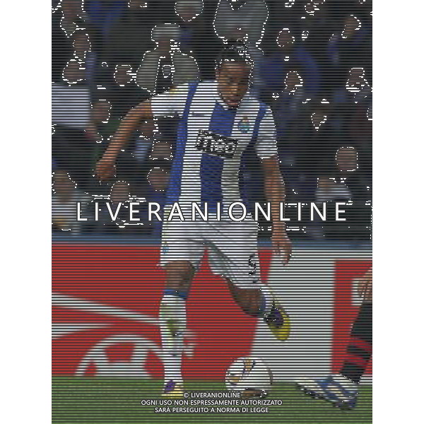 20120216: PORTO, PORTUGAL - UEFA Europa League 2011/2012 - 1/16 Final - 1st Leg: FC Porto vs Man. City. In photo: PHOTO: Manuel Azevedo/CITYFILES UEFA LIGA EUROPY EUROPEJSKA SEZON 2011/2012 PILKA NOZNA FC PORTO vs MANCHESTER CITY FOT. CITYFILES/NEWSPIX.PL PORTUGAL,BRAZIL,SPAIN,GERMANY,FRANCE,UK OUT !!! --- Newspix.pl PORTO MANCHESTER CITY *** Local Caption *** .