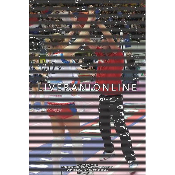 Monza - 16/02/2012 Supercoppa Italiana pallavolo femminile Norda Foppapedretti Bergamo - MC Carnaghi Villa Cortese nella foto: Francesca Piccinini (Norda Foppapedretti Bergamo) e Davide Mazzanti allenatore della Norda Foppapedretti Bergamo esultano a fine gara foto Roberto Garavaglia - ag. Aldo Liverani sas