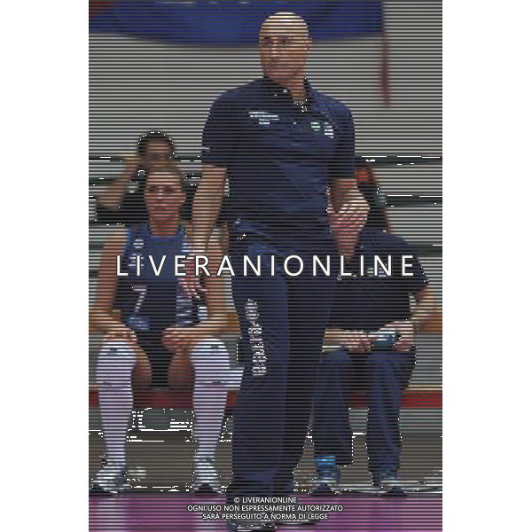 Monza - 16/02/2012 Supercoppa Italiana pallavolo femminile Norda Foppapedretti Bergamo - MC Carnaghi Villa Cortese nella foto: Marcello Abbondanza allenatore della MC Carnaghi Villa Cortese foto Roberto Garavaglia - ag. Aldo Liverani sas